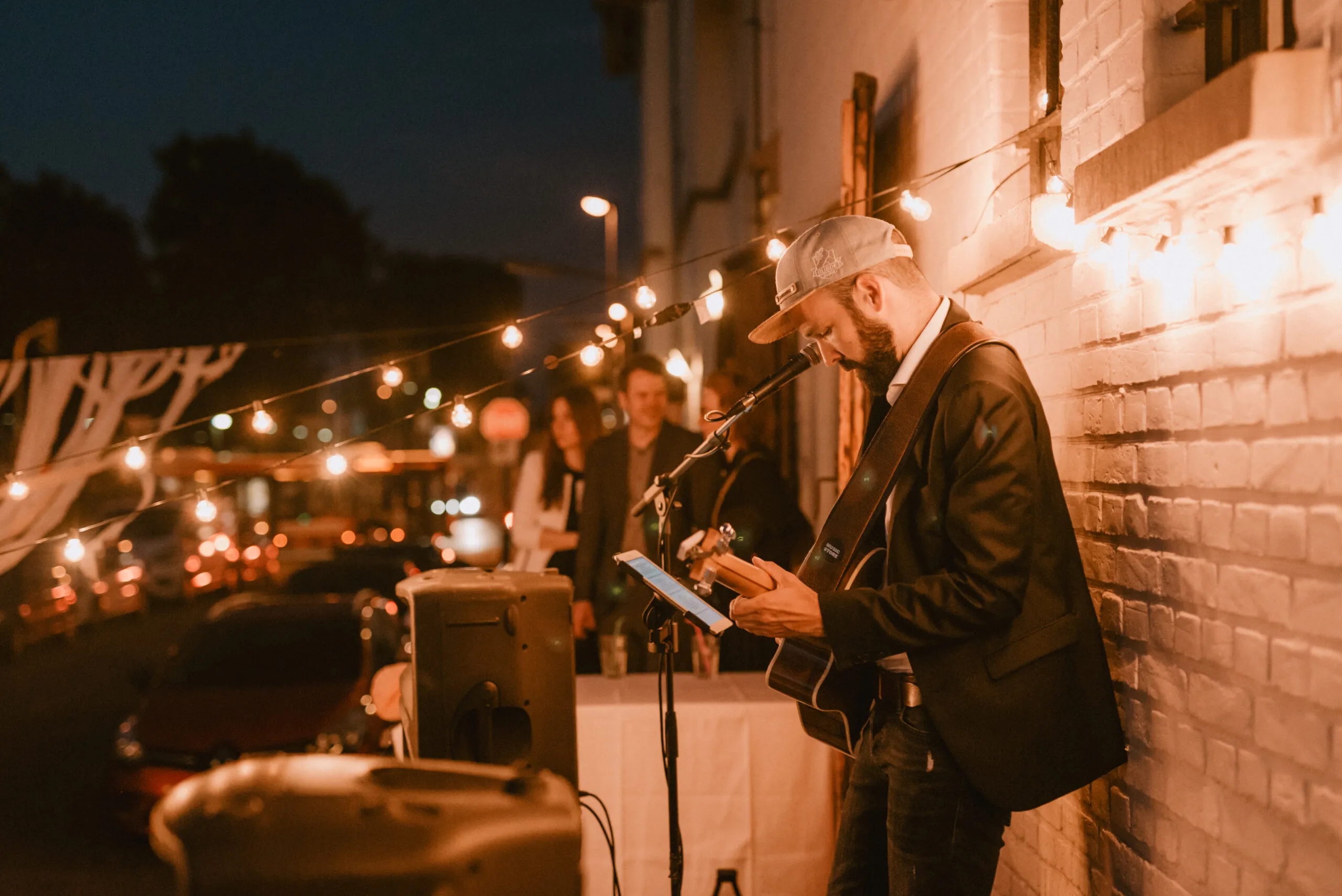 glasvoll, Bands, DJ, Bands und DJ, eventlocation, düsseldorf, bahnhof, gerresheim, hochzeiten, firmenevents, firmenfeier, hochzeitslocation, partyraum