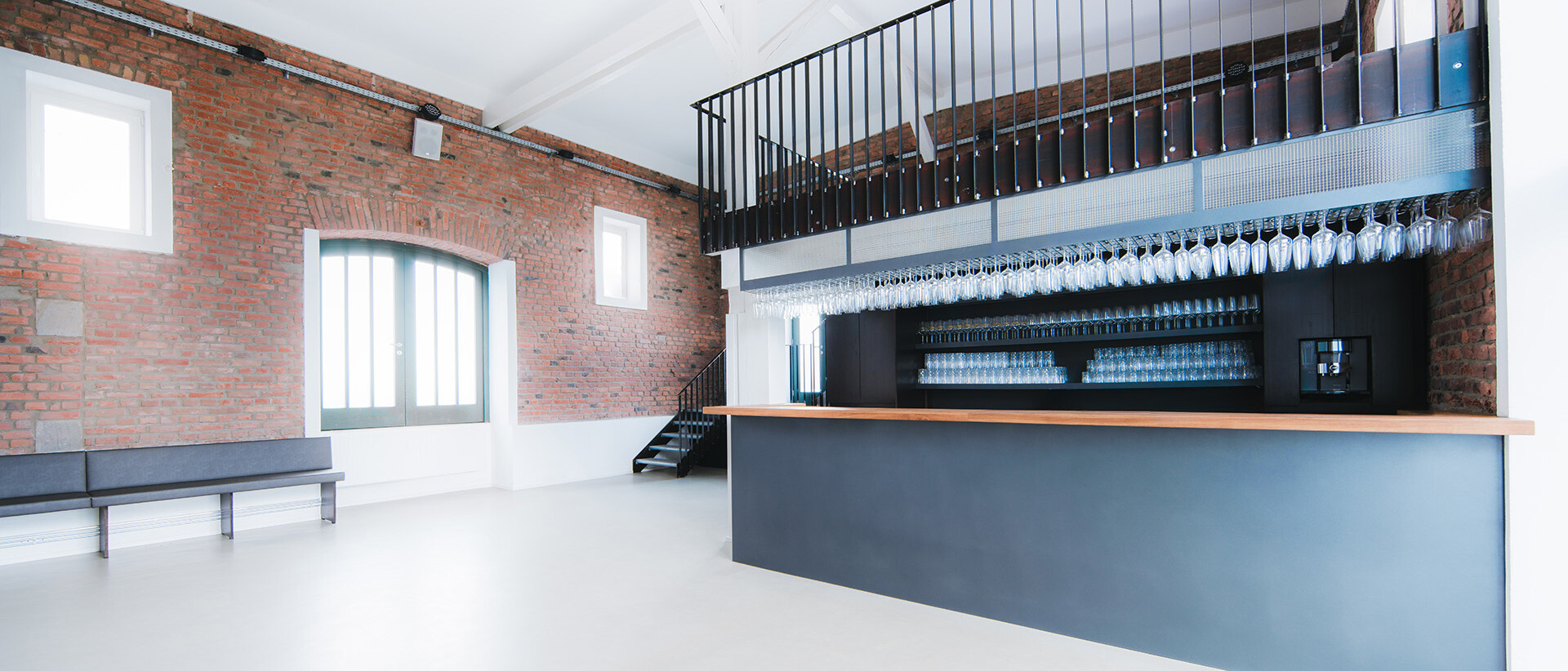 Jobs, Röume, Club, Kontakt, glasvoll, eventlocation, düsseldorf, bahnhof gerresheim, hochzeiten, firmenevents, firmenfeier,hochzeitslocation, club